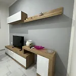 5.1 * Nápoly